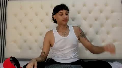 dustinandjordan online show from December 16, 7:21 pm