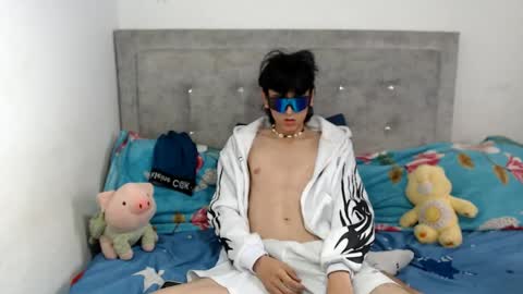 dylann ross online show from April 15, 7:47 pm