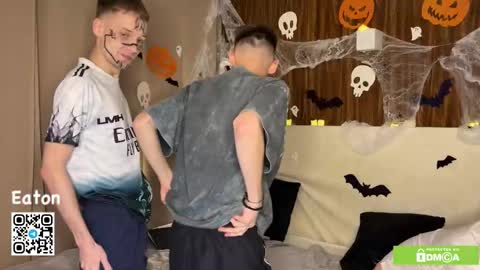 eaton_ online show from October 31, 6:00 pm