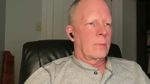 Eddy online show from December 18, 2:40 am