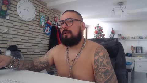 edgarram83 online show from December 2, 6:44 pm