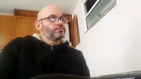 Snapshot of elgrande85 chatting on December 24, 12:00 pm elgrande85 online show from December 24, 12:00 pm