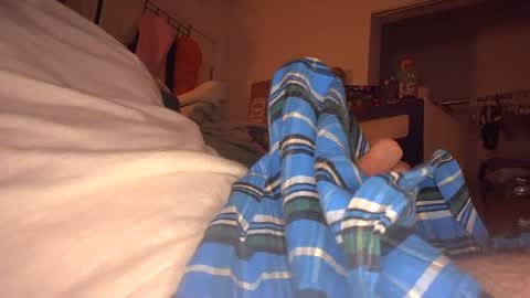 eliexavier123456789 online show from December 5, 8:22 am