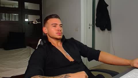 ElijahThorne online show from January 8, 6:29 am