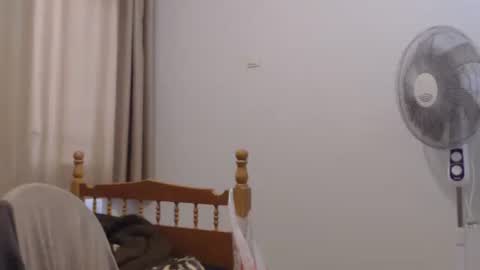 elis online show from December 17, 10:44 am