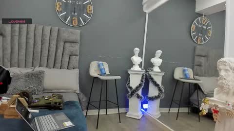 Emilio online show from December 16, 11:39 am