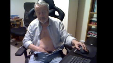 erasmus_d online show from December 16, 6:27 pm