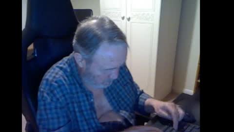 erasmus_d online show from February 16, 6:06 pm