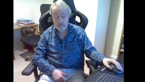 erasmus_d online show from February 16, 5:26 pm