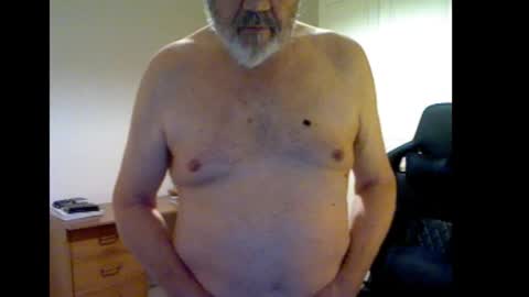 erasmus_d online show from October 20, 5:50 pm