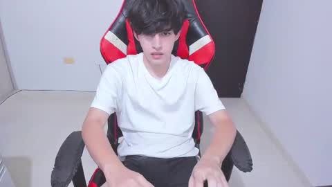 eren_tatakae online show from February 1, 3:16 am