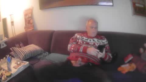 Snapshot of eric204 chatting on December 16, 9:57 am Eric online show from December 16, 9:57 am