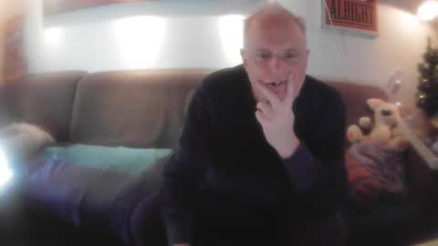 Snapshot of eric204 chatting on January 1, 8:02 am Eric online show from January 1, 8:02 am