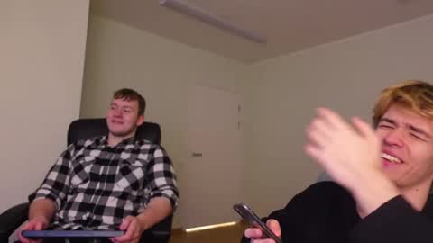    online show from November 20, 6:18 pm