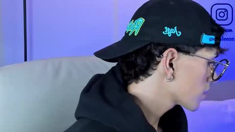   online show from November 20, 11:47 pm