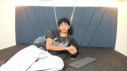 ero_boy40 online show from May 9, 4:24 am
