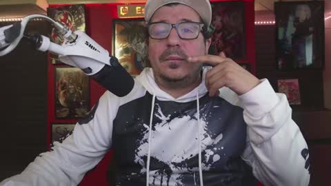 Snapshot of esber chatting on January 5, 2:08 pm Esber online show from January 5, 2:08 pm