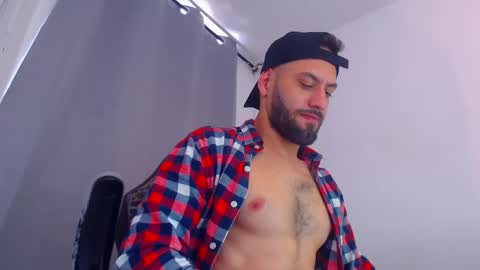 esteban online show from February 19, 7:05 pm