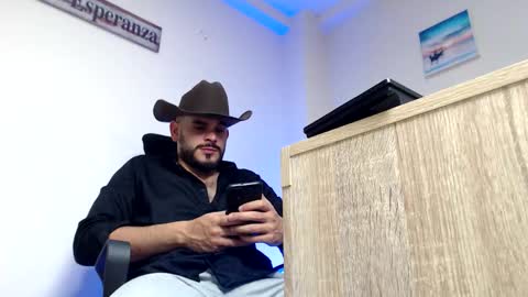 Esteban Fernandez online show from February 20, 6:19 am