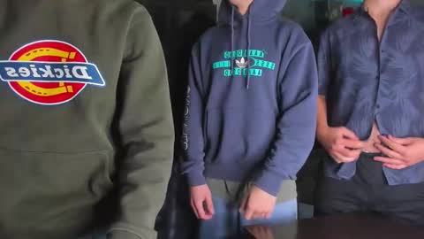 Snapshot of esthetics_boys chatting on September 30, 11:52 pm LOUIS online show from September 30, 11:52 pm