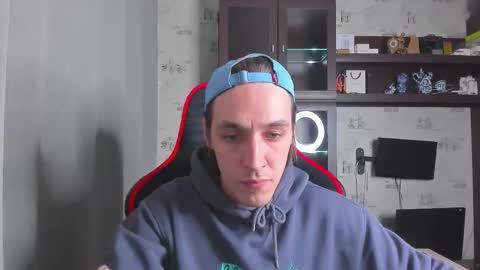 Snapshot of esthetics_boys chatting on October 29, 6:11 pm LOUIS online show from October 29, 6:11 pm