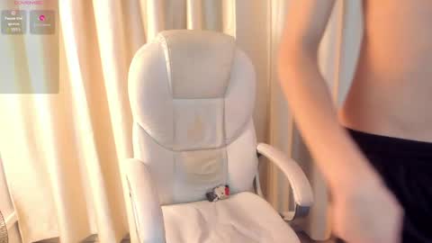 Ethan online show from April 1, 11:23 am