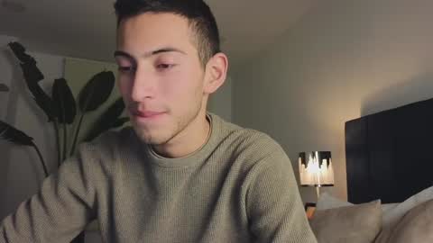 Snapshot of ethan_skiny_ chatting on January 26, 9:19 am Joan online show from January 26, 9:19 am