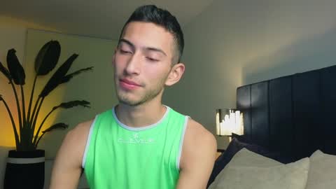 Snapshot of ethan_skiny_ chatting on December 19, 3:07 am Joan online show from December 19, 3:07 am