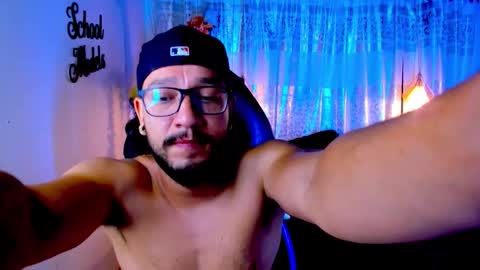 ethan w7 online show from October 17, 2:04 am