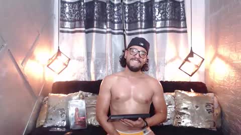 ethan w7 online show from October 8, 1:32 am