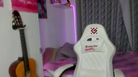 Snapshot of eva_and_adam1 chatting on October 30, 7:04 pm Eva and Adam from heaven online show from October 30, 7:04 pm