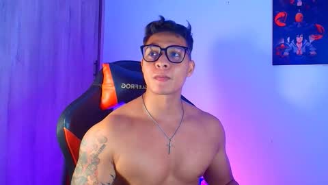 EVAN GREY online show from November 12, 2:17 am