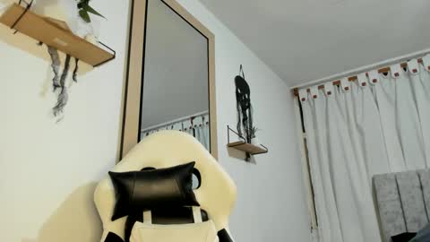 Snapshot of evans_king chatting on October 8, 9:02 am Evan online show from October 8, 9:02 am