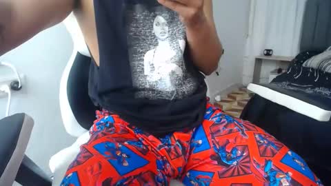 Snapshot of evans_king chatting on February 9, 6:16 pm Evan online show from February 9, 6:16 pm