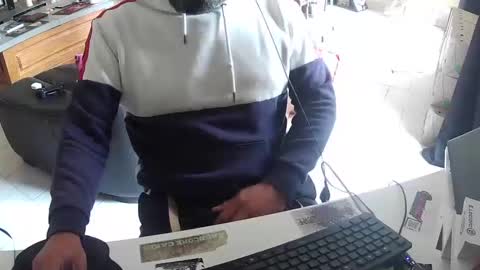 Gio online show from October 20, 3:27 pm