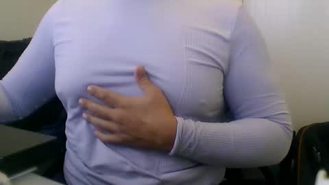 derssing online show from February 28, 8:57 am