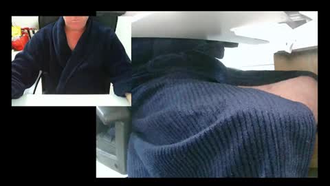 Snapshot of ezondi1 chatting on January 3, 3:33 pm EZONDI online show from January 3, 3:33 pm