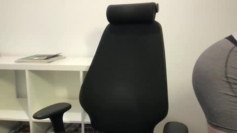 Alex online show from January 6, 3:51 pm