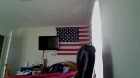 Snapshot of farmboy2398 chatting on February 19, 6:32 pm farmboy2398 online show from February 19, 6:32 pm