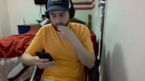 Snapshot of farmboy2398 chatting on February 28, 12:10 am farmboy2398 online show from February 28, 12:10 am