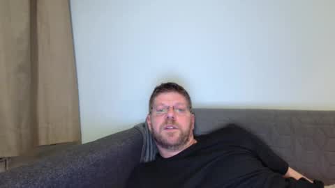 Snapshot of fattenmenow chatting on December 8, 11:29 pm fattenmenow online show from December 8, 11:29 pm