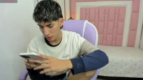 FER PHOENIX online show from April 15, 3:50 am