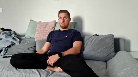 Snapshot of fikol123 chatting on October 15, 8:22 am fiolkamil online show from October 15, 8:22 am