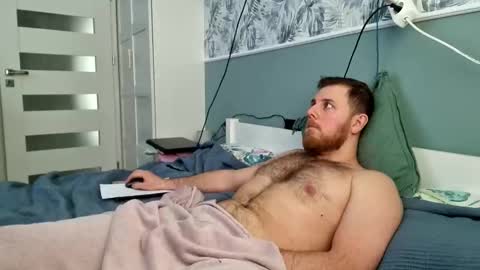 Snapshot of fikol123 chatting on January 15, 10:27 am fiolkamil online show from January 15, 10:27 am