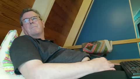 finderfiner online show from April 25, 1:41 pm