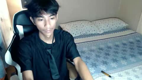 fineboii_rey18 online show from October 2, 10:19 am