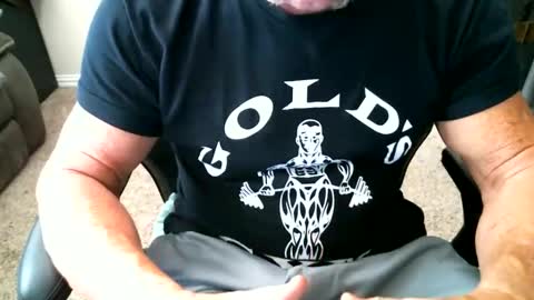Snapshot of fitguy40 chatting on October 22, 6:54 pm fitguy40 online show from October 22, 6:54 pm