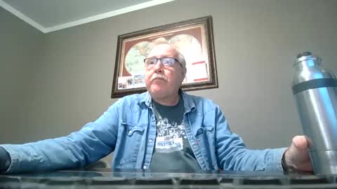 Snapshot of fmfsocal123 chatting on December 28, 2:33 am fmfsocal123 online show from December 28, 2:33 am