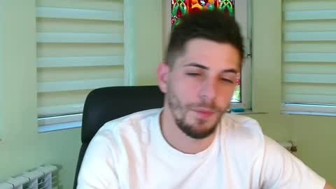 independent model online show from January 13, 2:32 pm