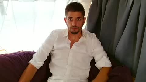 independent model online show from September 11, 10:25 am